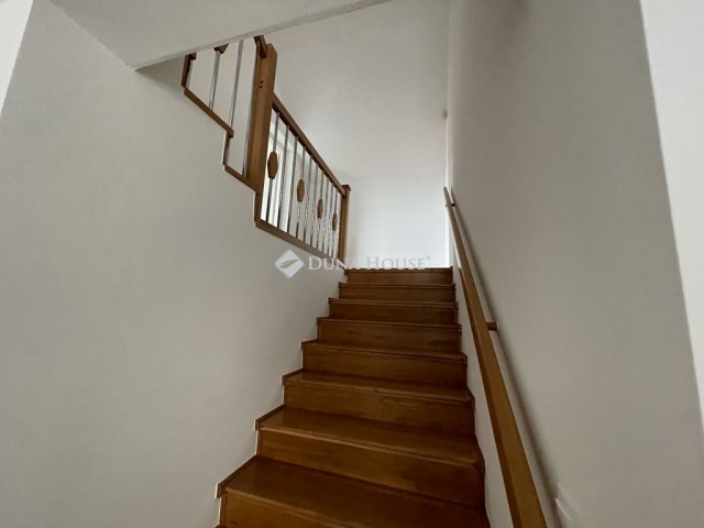 Kiadó családi ház, albérlet, Egyházasrádócon 280 E Ft / hó