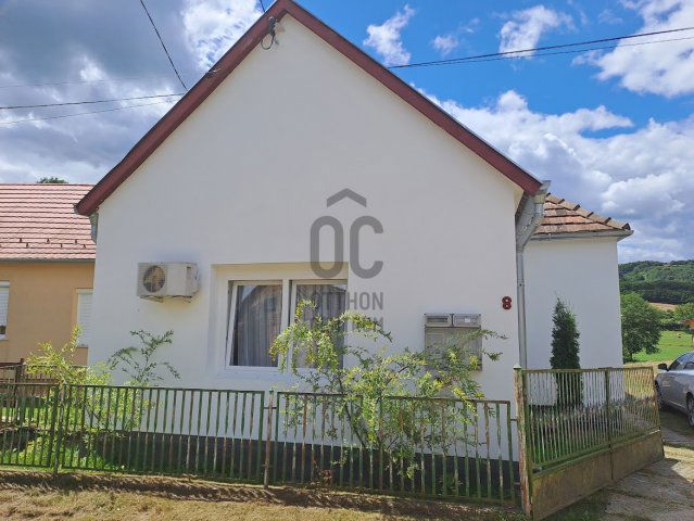 Eladó családi ház, Pákán 22.1 M Ft, 2 szobás