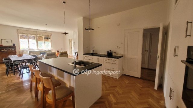 Eladó családi ház, Jászberényben 108 M Ft, 2 szobás