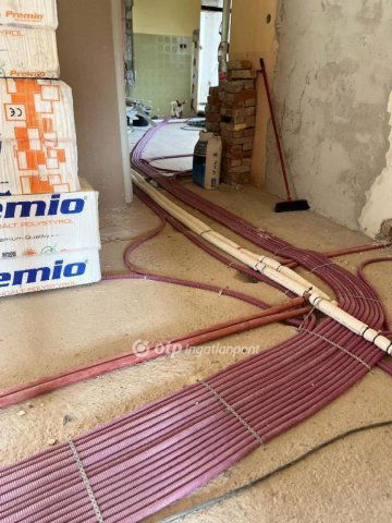 Eladó családi ház, Bólyban 45.9 M Ft, 4 szobás