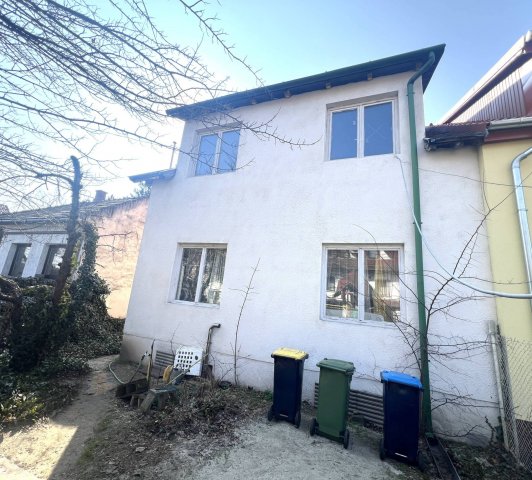 Eladó családi ház, Budapesten, XV. kerületben 81.9 M Ft