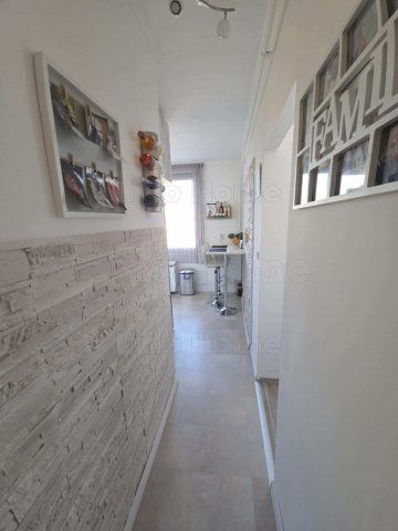 Eladó téglalakás, Kaposváron 49.9 M Ft, 2+1 szobás