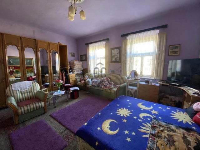Eladó téglalakás, Cegléden 35 M Ft, 1 szobás