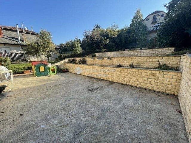 Eladó családi ház, Budapesten, II. kerületben 400.05 M Ft