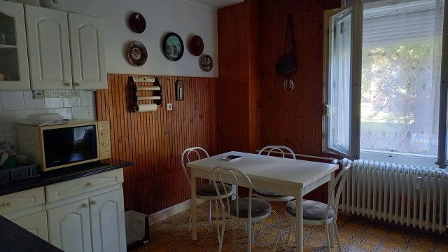 Kiadó téglalakás, albérlet, Pécsett, Esztergár Lajos utcában