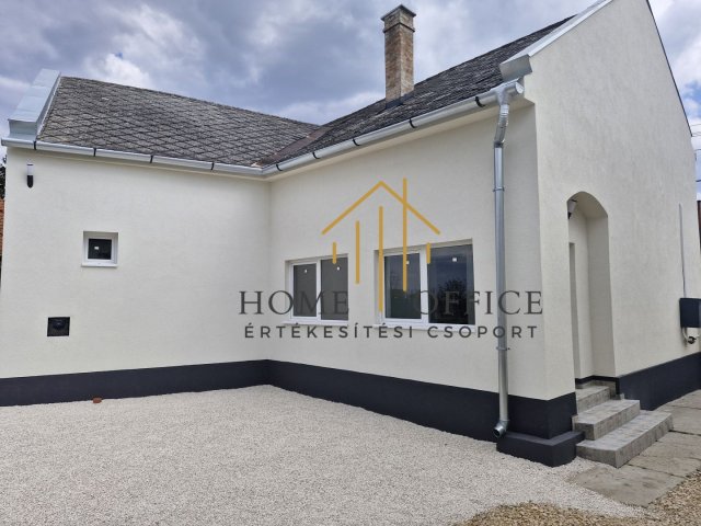 Eladó családi ház, Hajdúszováton 48.9 M Ft, 2 szobás