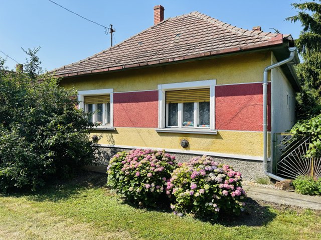 Eladó családi ház, Rábacsanakon 21.5 M Ft, 2 szobás