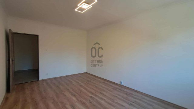 Eladó panellakás, Debrecenben 66 M Ft, 3 szobás