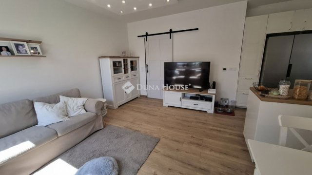 Eladó téglalakás, Budapesten, III. kerületben 212.9 M Ft