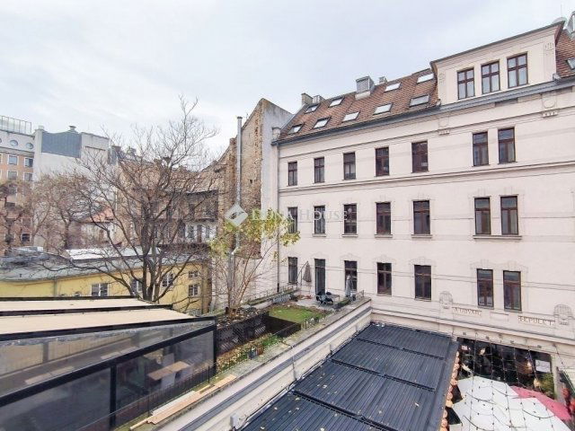 Eladó téglalakás, Budapesten, VII. kerületben 89 M Ft, 2 szobás