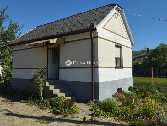 Eladó családi ház, Jenőn 39.9 M Ft, 2 szobás