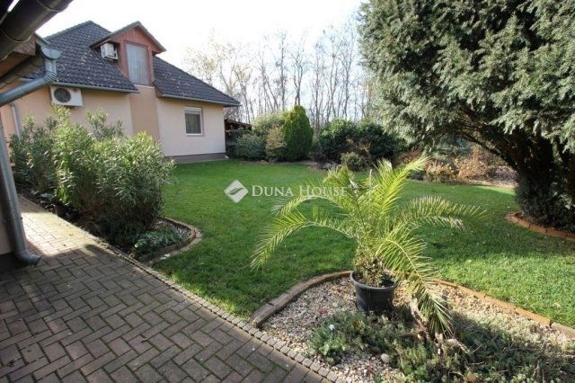 Eladó családi ház, Kecskeméten 99.9 M Ft, 5 szobás