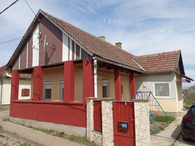 Eladó családi ház, Géberjénben 13 M Ft, 2 szobás