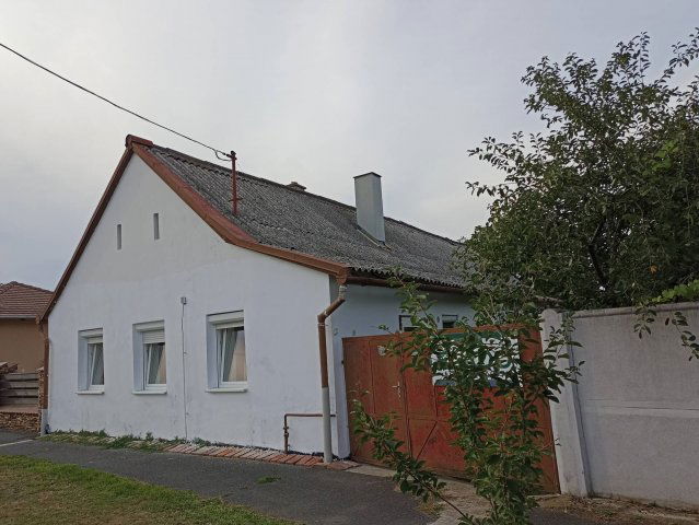 Eladó családi ház, Ikerváron 24.5 M Ft, 3 szobás