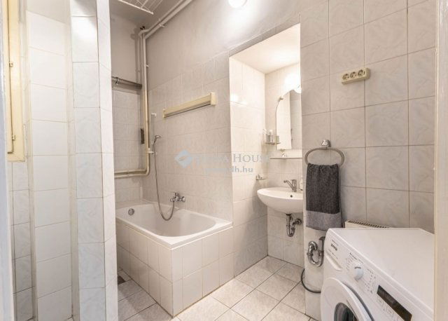 Eladó téglalakás, Budapesten, VIII. kerületben 90 M Ft, 3 szobás