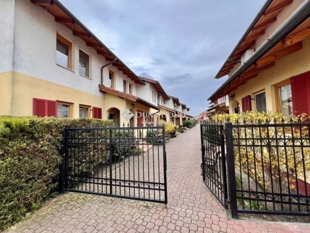 Eladó sorház, Halásztelken 105 M Ft, 4 szobás