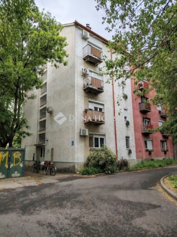 Eladó téglalakás, Békéscsabán 22.5 M Ft, 1 szobás