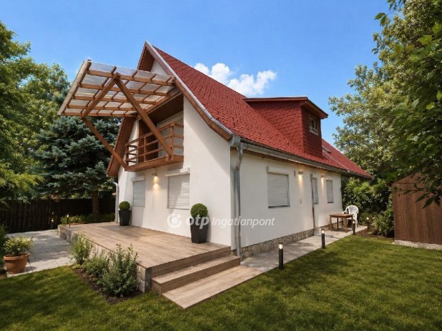 Eladó családi ház, Balatonbogláron 54.9 M Ft, 1+4 szobás