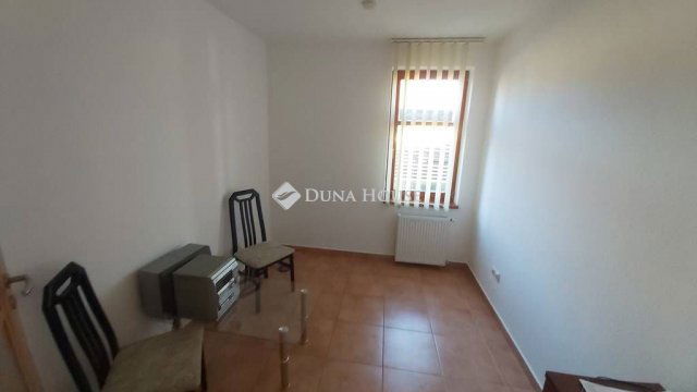 Kiadó iroda, Budakalászon, József Attila utcában 40 E Ft / hó