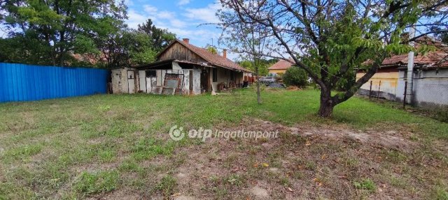 Eladó családi ház, Újszászon 15.9 M Ft, 3 szobás