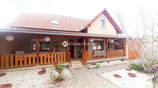 Eladó családi ház, Nagykőrösön 80 M Ft, 4 szobás