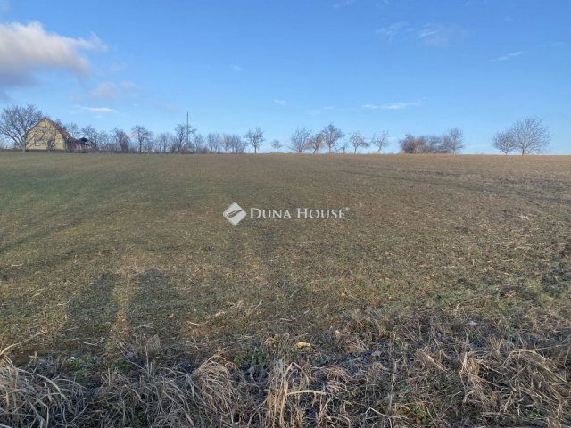 Eladó családi ház, Pécsváradon 16.5 M Ft, 2 szobás