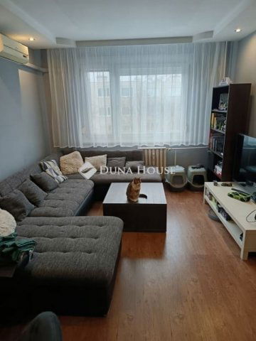 Eladó panellakás, Szegeden 54.9 M Ft, 2 szobás