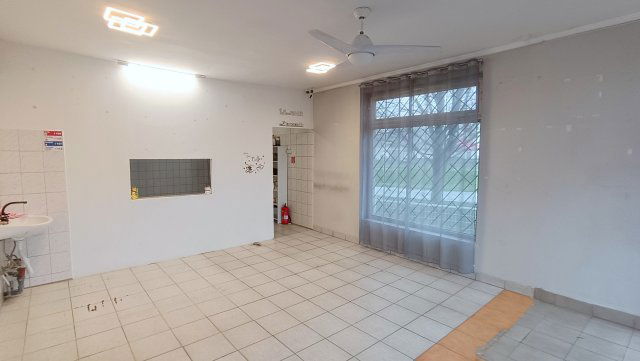 Eladó üzlethelyiség, Tiszavasváriban 16.5 M Ft