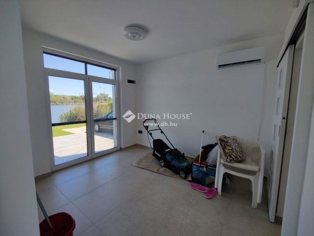 Eladó családi ház, Szigetbecsén 199.9 M Ft, 4 szobás