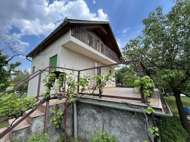 Eladó családi ház, Budakalászon 44.9 M Ft, 2 szobás