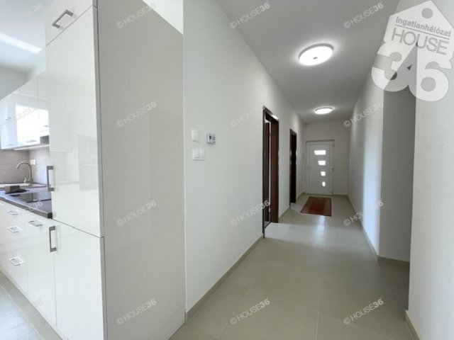 Eladó családi ház, Ballószögön 114.9 M Ft, 4 szobás