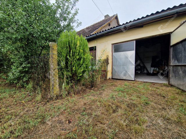 Eladó családi ház, Ászáron 24.9 M Ft, 2 szobás