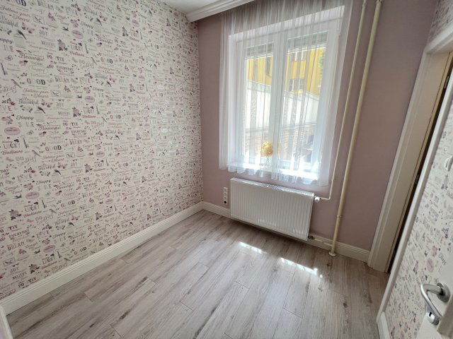 Eladó téglalakás, Budapesten, XII. kerületben, Németvölgyi úton