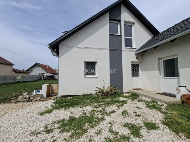 Eladó ikerház, Gyömrőn 89.9 M Ft, 3 szobás