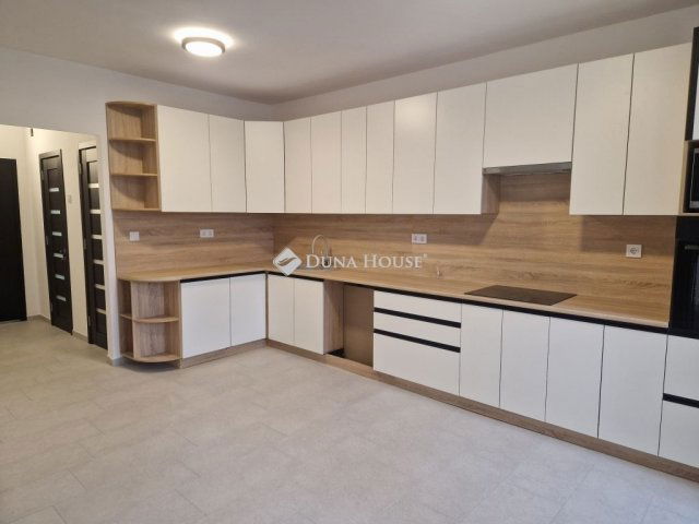 Eladó panellakás, Debrecenben 73.5 M Ft, 3 szobás