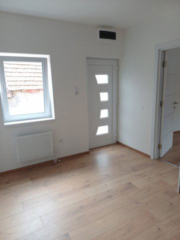 Eladó családi ház, Pilisszántón 61 M Ft, 2 szobás