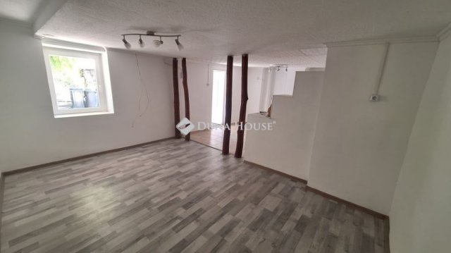 Eladó családi ház, Sárbogárdon 27.9 M Ft, 2 szobás