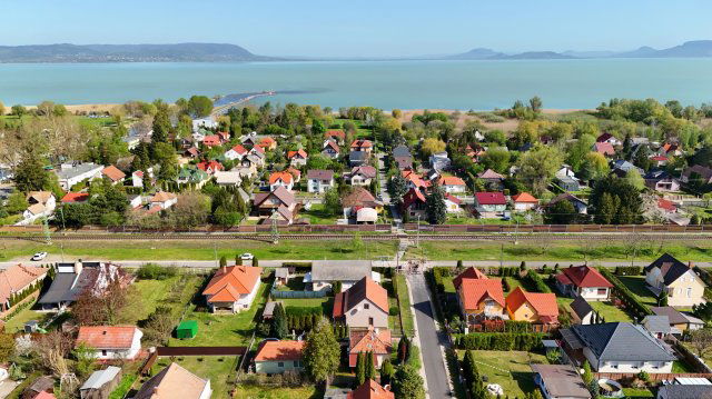 Eladó nyaraló, Balatonmáriafürdőn, Szív utcában 53.9 M Ft
