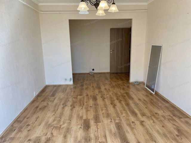 Kiadó panellakás, albérlet, Tatabányán 160 E Ft / hó, 2 szobás