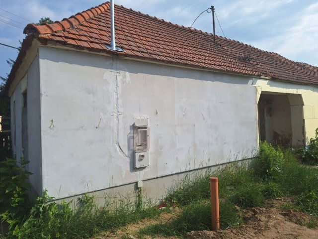 Eladó családi ház, Hegyfalun 10.5 M Ft, 4 szobás