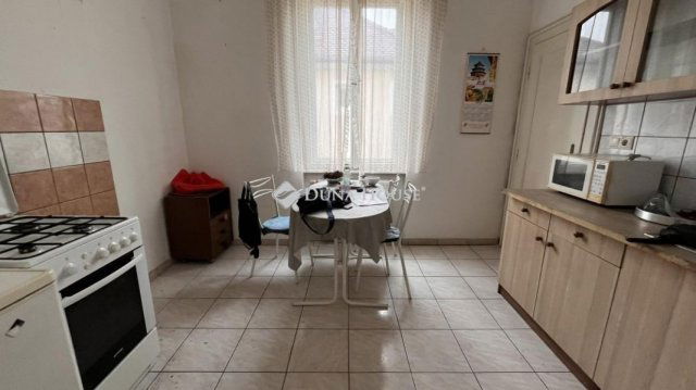 Eladó családi ház, Szombathelyen 69.99 M Ft, 6 szobás