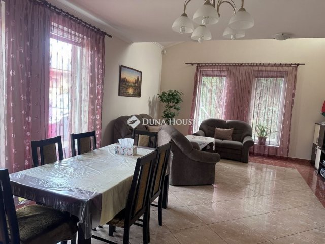 Eladó ikerház, Nyíregyházán 95 M Ft, 4 szobás