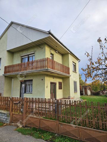 Eladó családi ház, Csornán 52.9 M Ft, 3 szobás