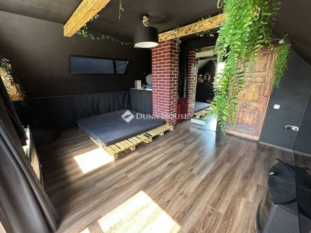 Eladó családi ház, Vecsésen 95 M Ft, 4 szobás