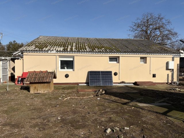 Eladó üzlethelyiség, Ágasegyházán 149.9 M Ft