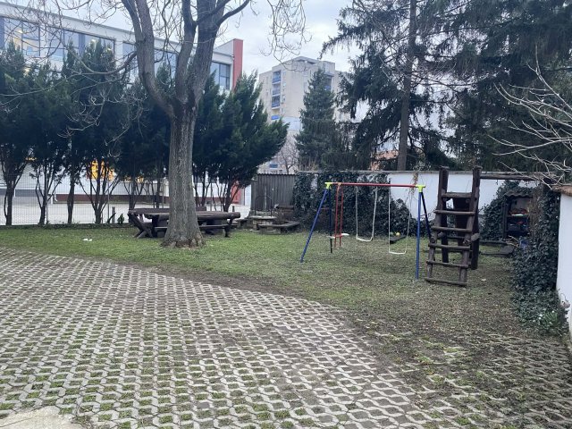 Eladó garázs, Debrecenben, Antall József utcában 11 M Ft