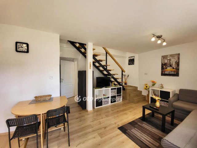 Eladó ikerház, Siófokon 169.999 M Ft, 6+1 szobás