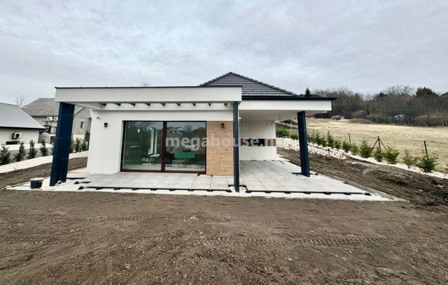 Eladó családi ház, Biatorbágyon 270 M Ft, 5+1 szobás