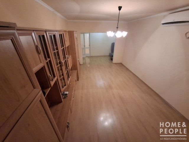 Eladó téglalakás, Szegeden 55.7 M Ft, 2 szobás