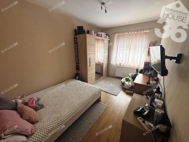 Eladó családi ház, Kecskeméten 99.99 M Ft, 6 szobás